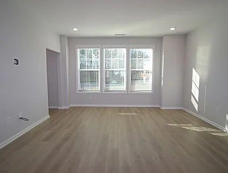 Living room (second level)