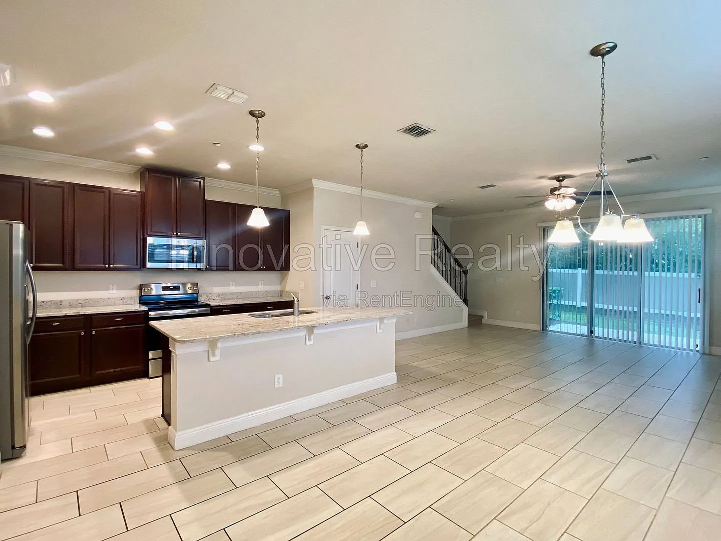 3 bed, 2.5 bath, 1787 sqft, $2,580 — Photo 2