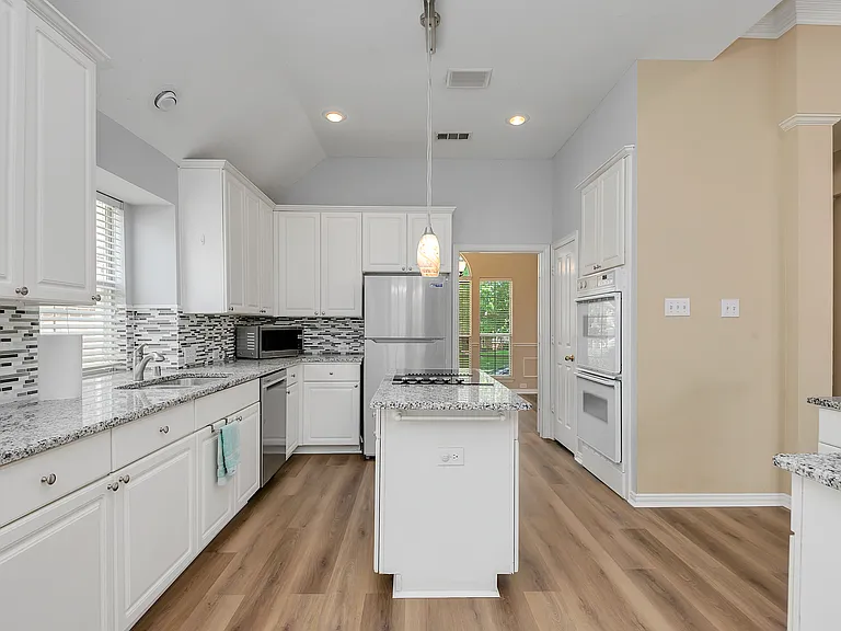 1404 Ranch Hill Dr — Photo 11