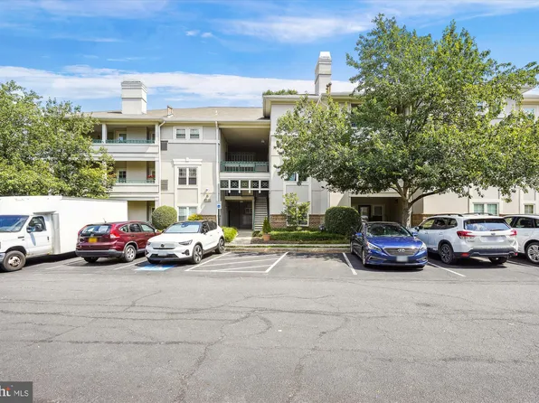 12000 Taliesin Pl APT 13, Reston, VA 20190