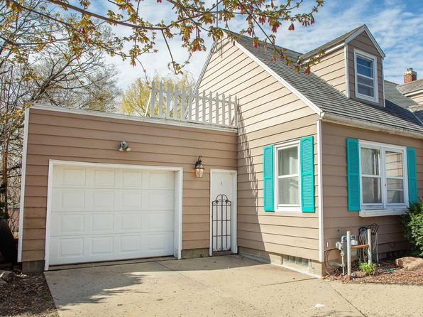 120 7th Ave SE, Waverly, IA 50677