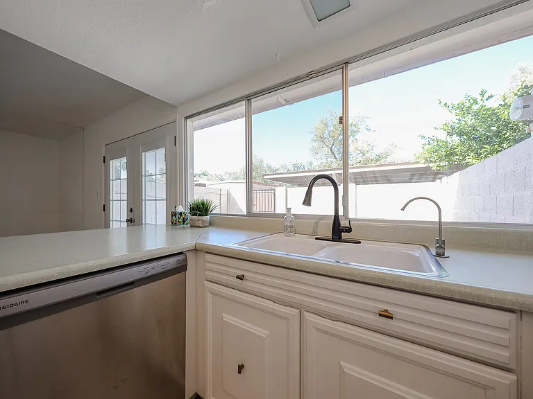 4028 N Granite Reef Rd — Photo 13