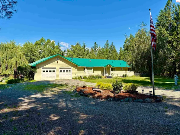 2914 Crossport Rd, Bonners Ferry, ID 83805