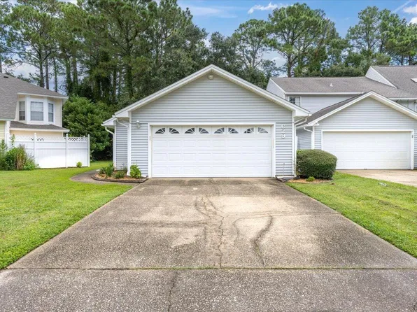 629 Emerald Ln, Fort Walton Beach, FL 32547
