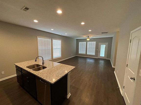 4th image of 933 Anise Ln