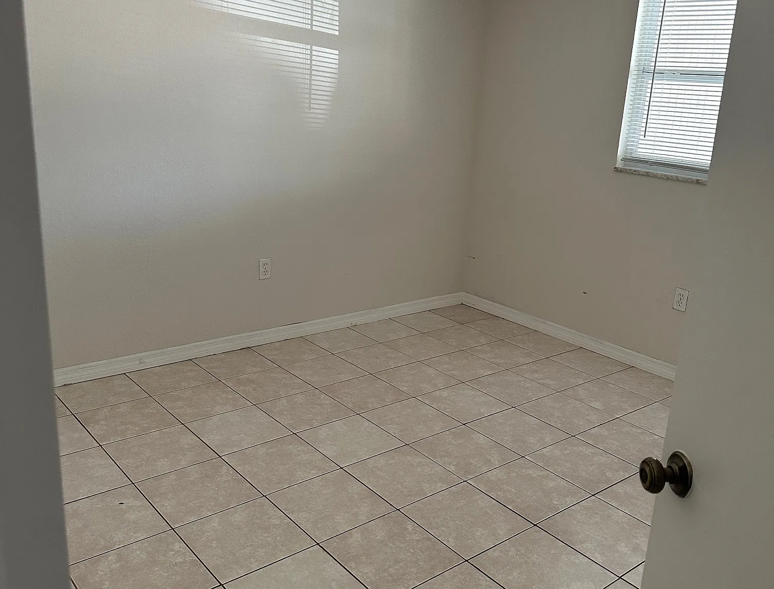 2 bed, 760 sqft, $1,599 — Photo 2