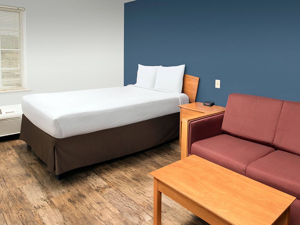 Deluxe Studio - 1 Full Bed