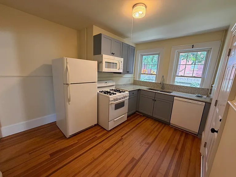 415 Hope St — Photo 2