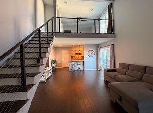10236 W 96th St APT B, Overland Park, KS 66212