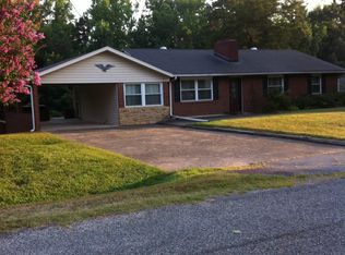 1739 Swing Dr, Winston Salem, NC 27127
