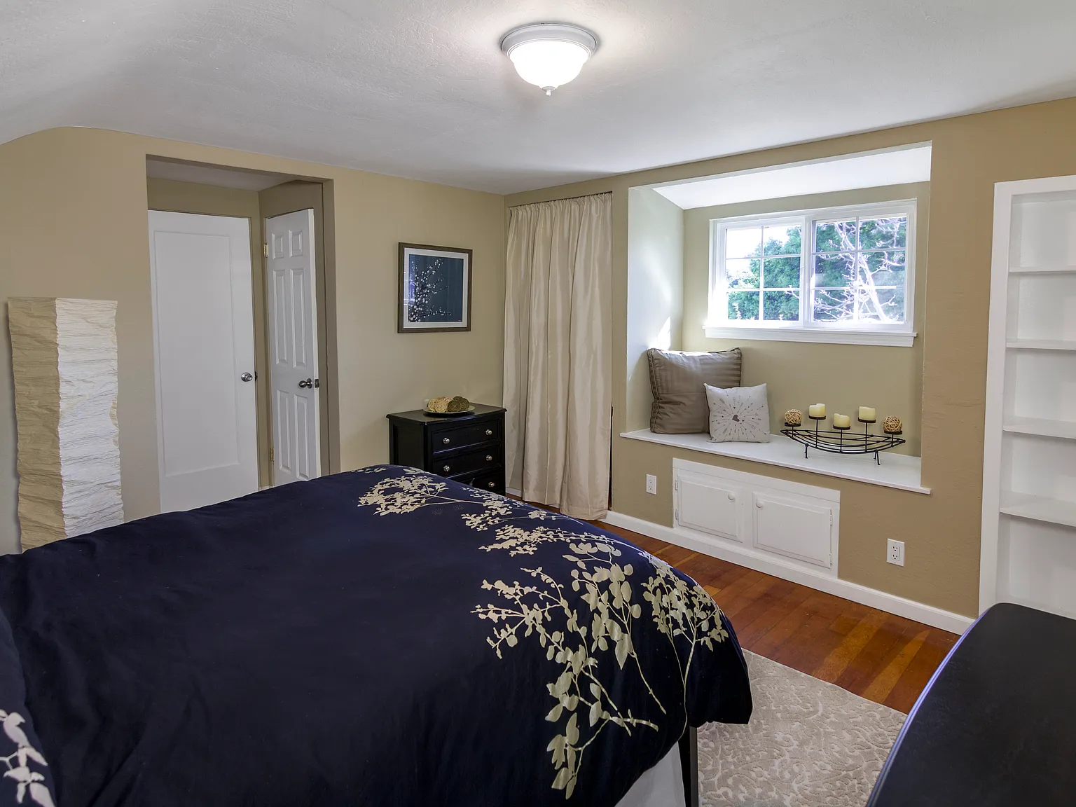 8 bed, $1,800 — Photo 1