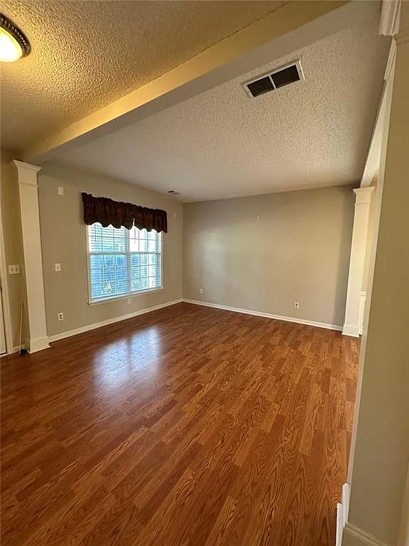 3 bed, 2.5 bath, 1908 sqft, $2,850 — Photo 3