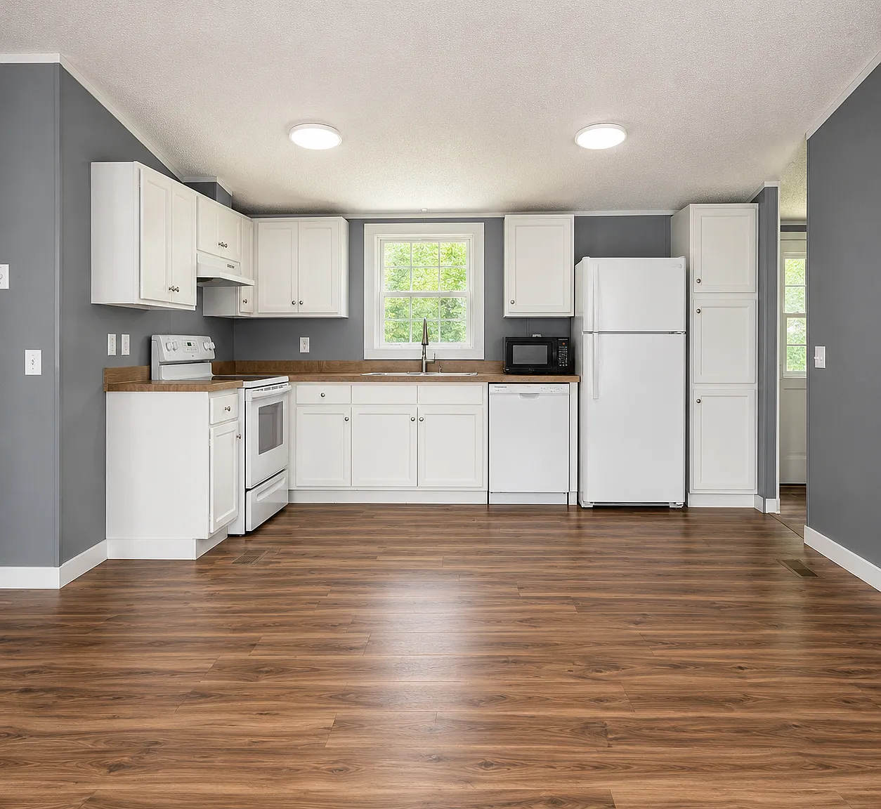 102 Ridge Road - 1 — Photo 2