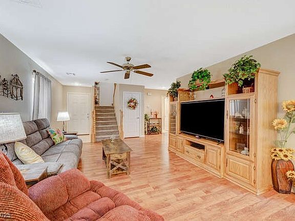 5th image of 6249 Desert Lavender Ave