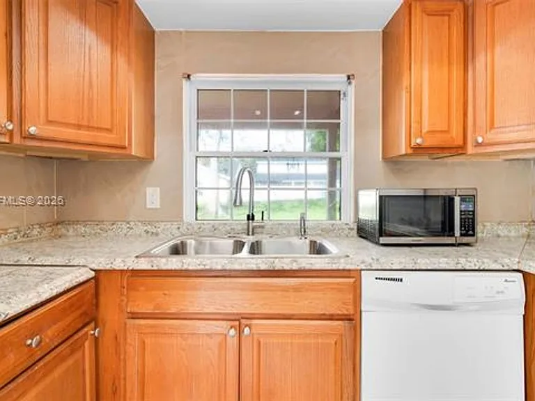 14780 SW 139th Ct — Photo 20