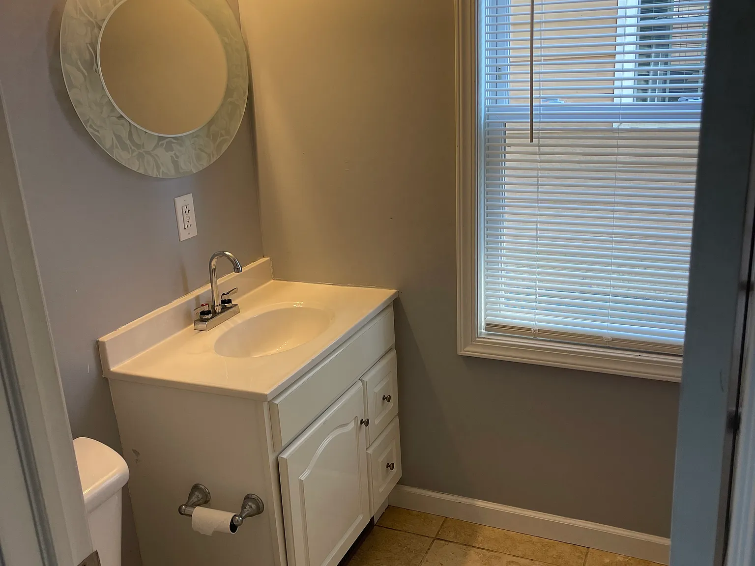 1 bed, 1.5 bath, 750 sqft, $1,200 — Photo 3