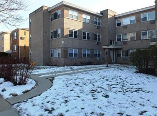 4641 Main St APT 2A, Skokie, IL 60076