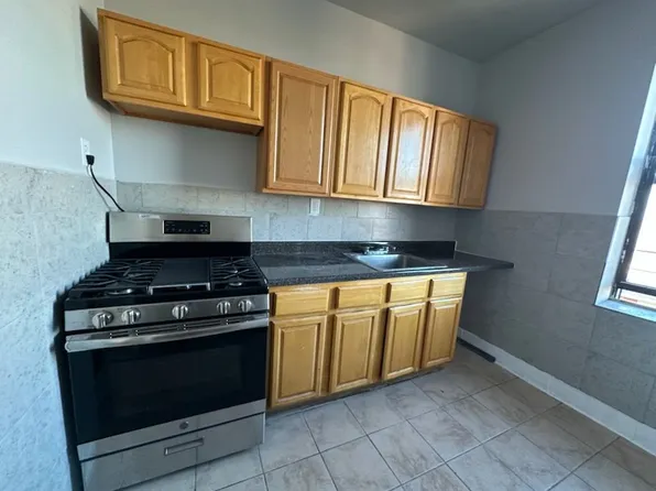 34-02 106th St #13D, Corona, NY 11368