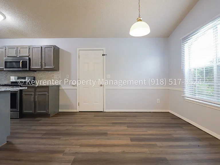 14906 E 89th Pl N — Photo 8