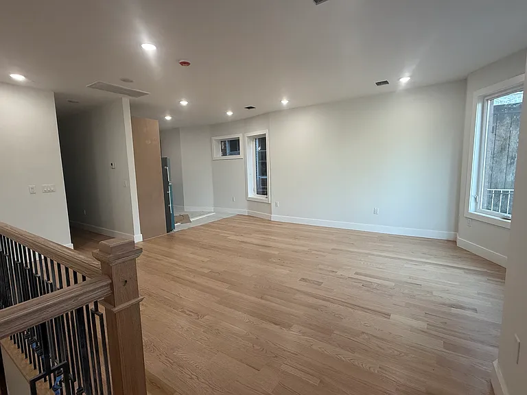 161 Bidwell Ave #1 — Photo 3