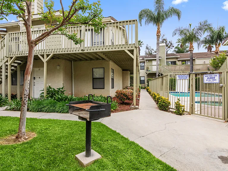 La Sierra Apartments — Photo 60