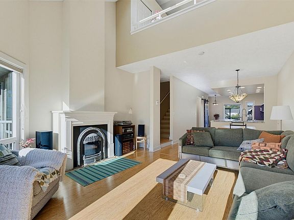 5th image of 20 Menzies St #2