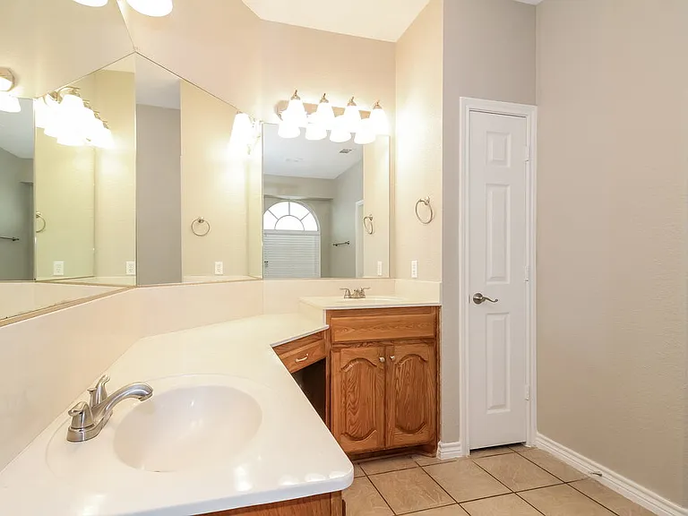 102 Hartley Ln — Photo 8