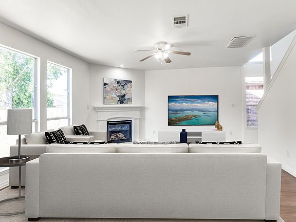 Note: The furniture in this photo is virtually staged