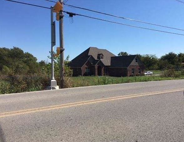 2nd image of 4471 S 209 East Ave