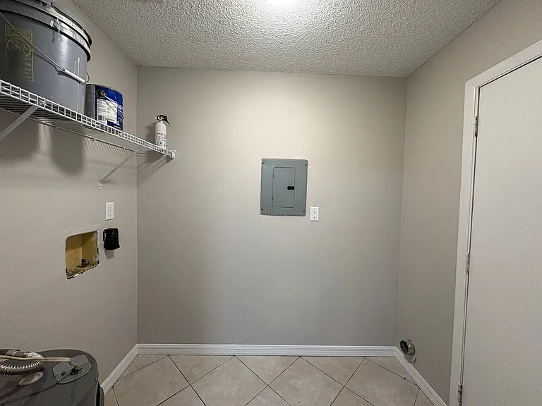 3354 La Leyenda Ct #B — Photo 12