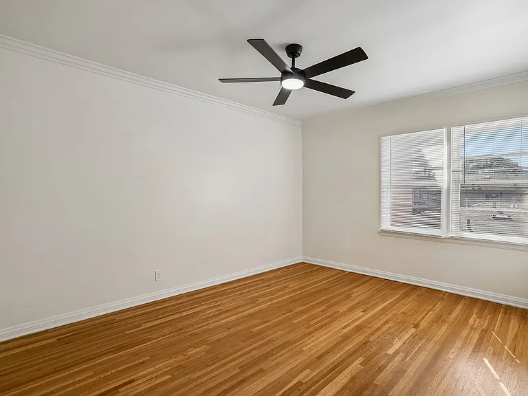 1153 Masselin Ave #4 — Photo 16
