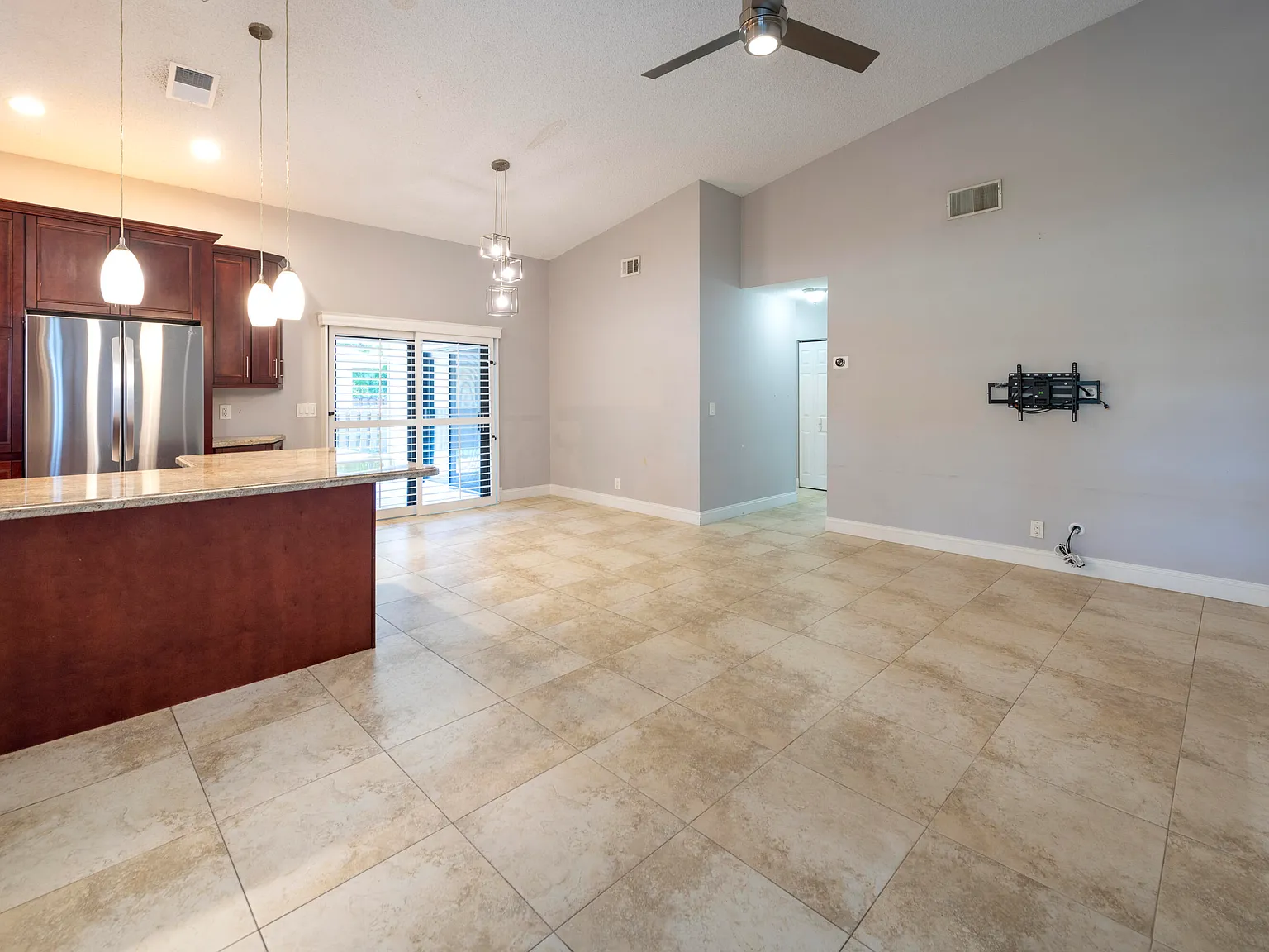 2 bed, 2.0 bath, 1583 sqft, $2,800 — Photo 3