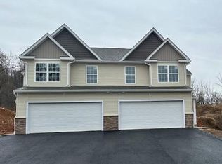38 Rosalies Way, Temple, PA