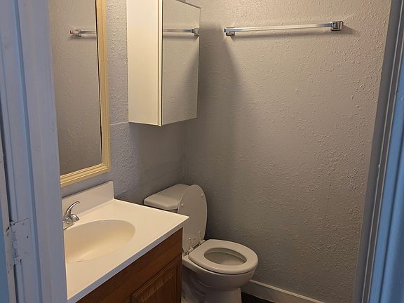 2nd image of 51 NE McMurtrey Rd #1/2