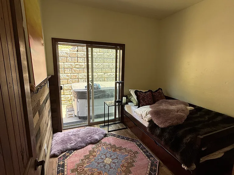 376 Eagle St — Photo 7