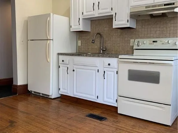 221 Oxford St #4, Rochester, NY 14607