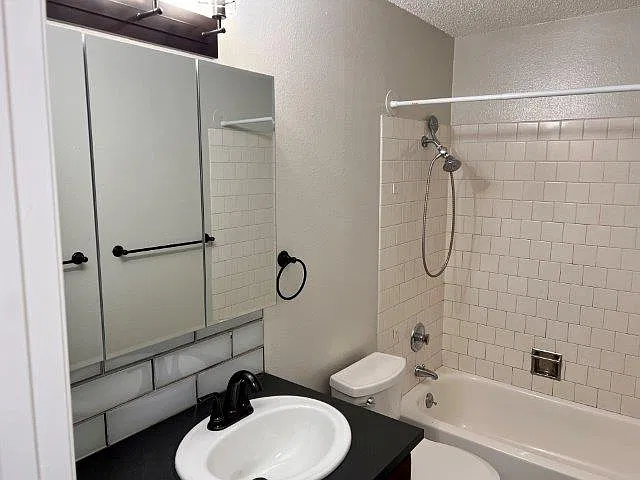 2 bed, 850 sqft, $1,550 — Photo 3