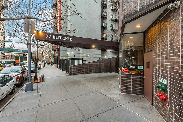 Sold by Compass | media 23