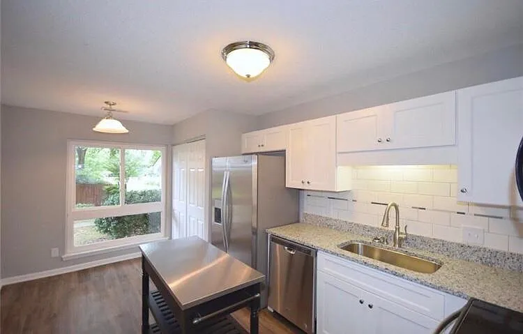 1015 Turtle Rock Ln — Photo 4