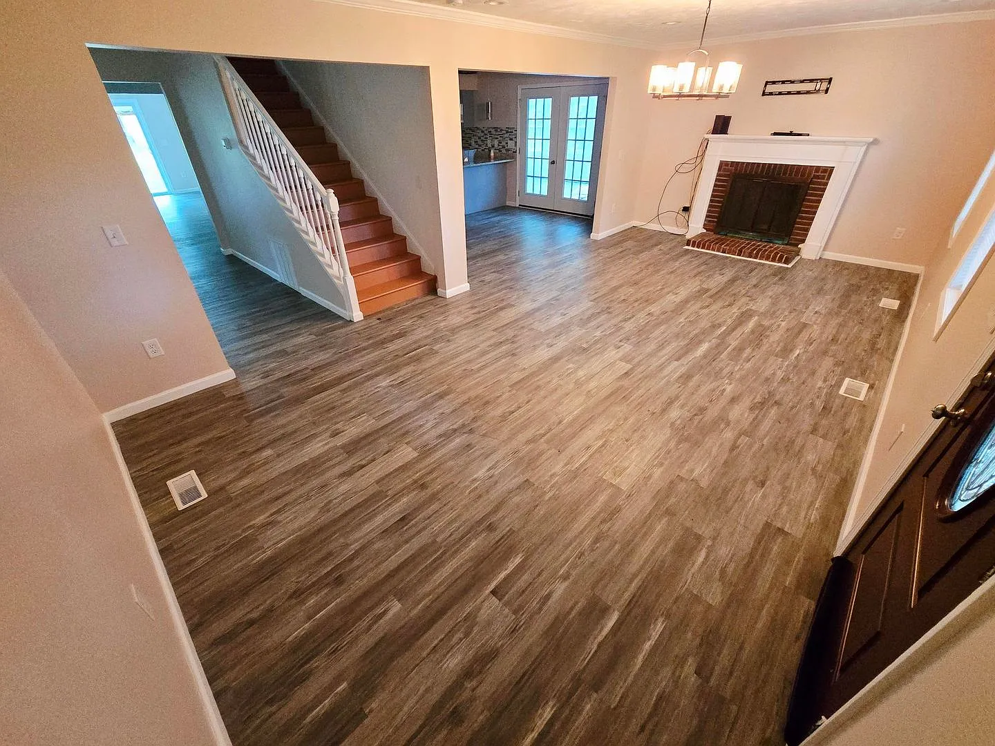 Amazing 4 bed room 3 bathroom home in the country with a large Private lot fully updated — Photo 3