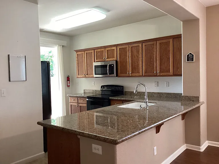 3442 N Leanna Ave — Photo 6