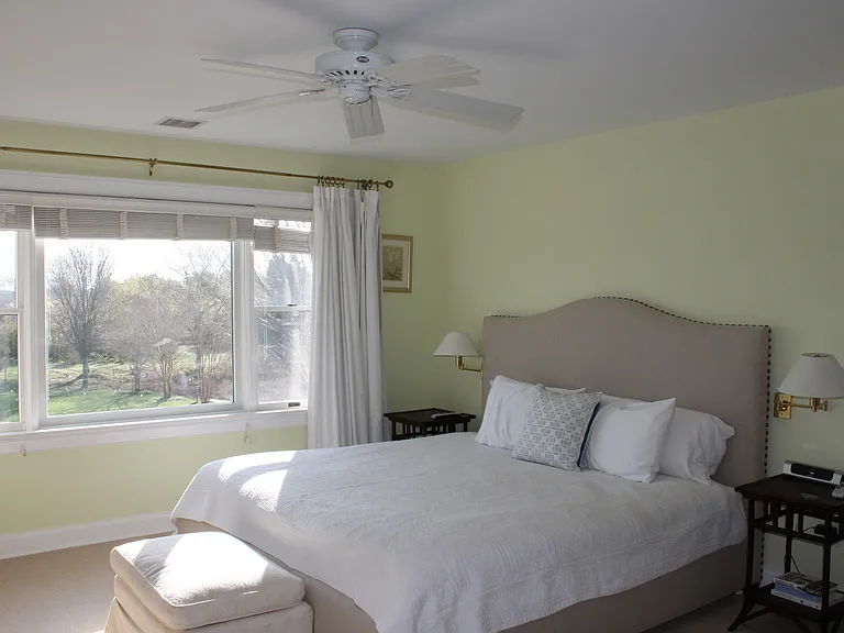 31 Newberry Ln — Photo 9