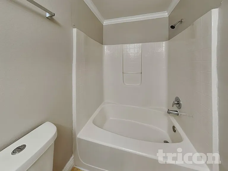 312 Colony Ct — Photo 15