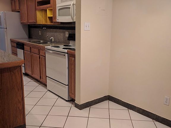 3rd image of 640 S Lashley Ln APT 103