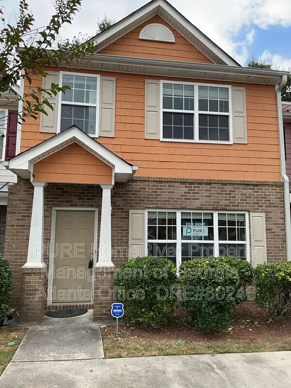 3 bed, 3.0 bath, 1596 sqft, $1,975 — Photo 2