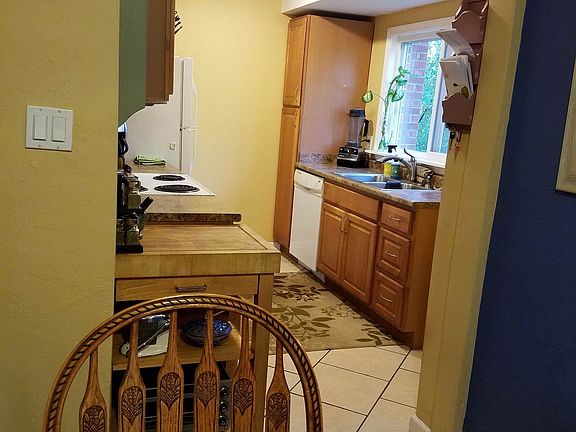 Galley Kitchen, Appliances Included