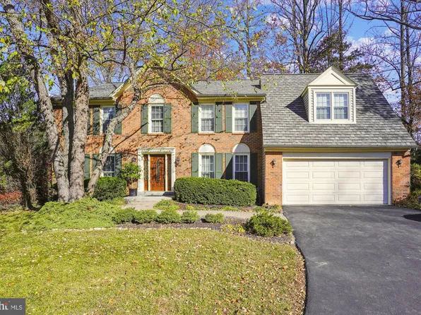 4723 Western St, Fairfax, VA 22030