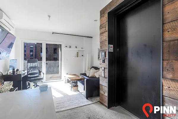 Rented by Pinn Realty | media 7