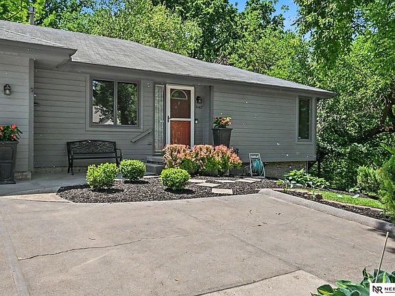 3rd image of 21417 Ridgewood Rd