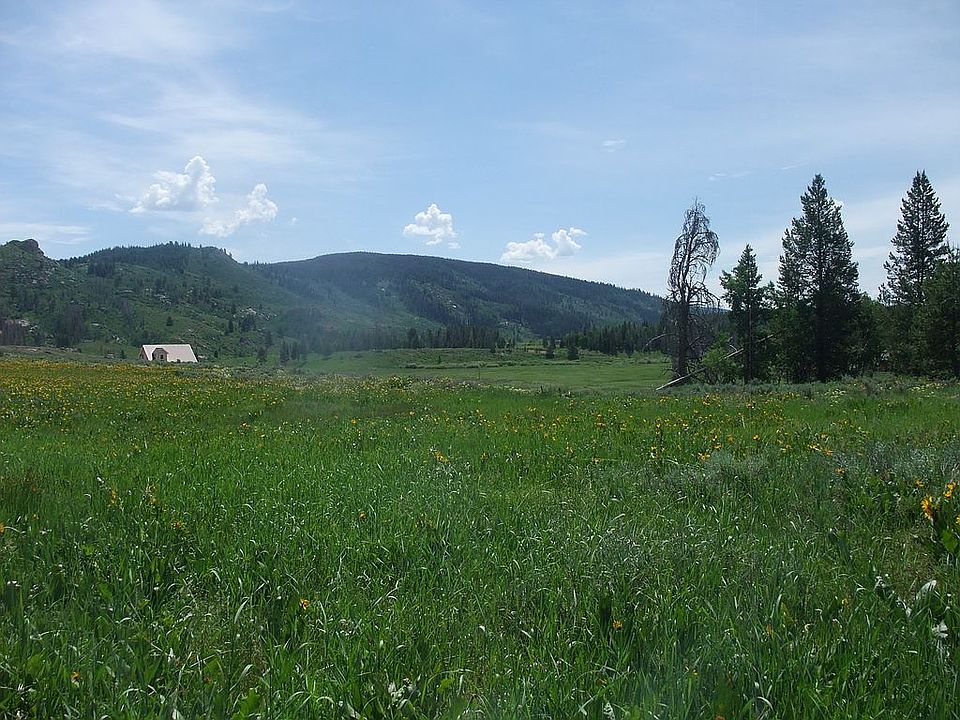 View of Stagecoach Ski Area
